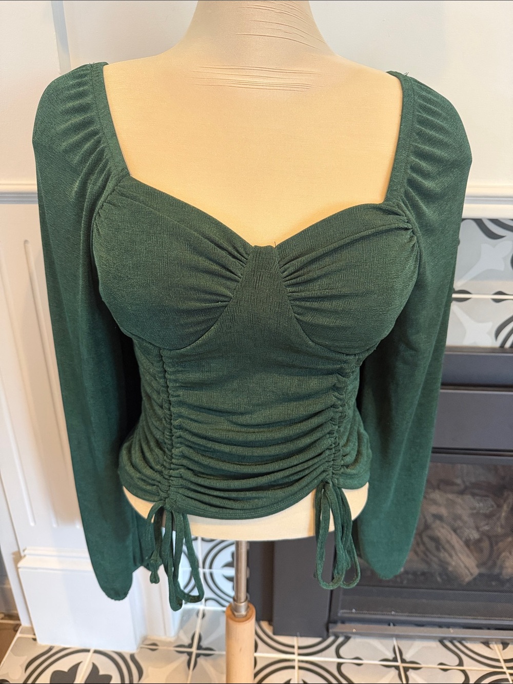 Dark Green Ruched Sweetheart Long-Sleeve Crop Top